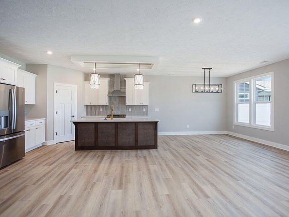 5th image of 2997 Isle Water Dr