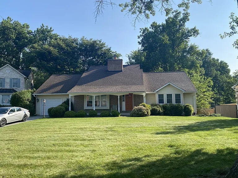10012 Galahad Ct — Photo 1