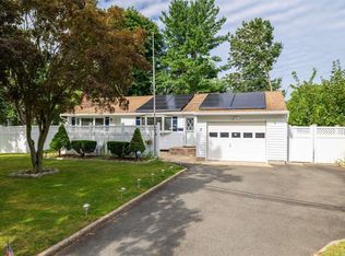 2 Marvin Ln, Commack, NY 11725