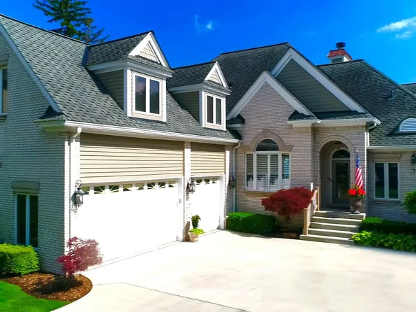 50932 Redwood Ln, New Baltimore, MI 48047