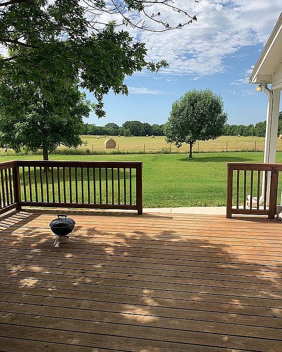 Deck, viewing 105 Acres