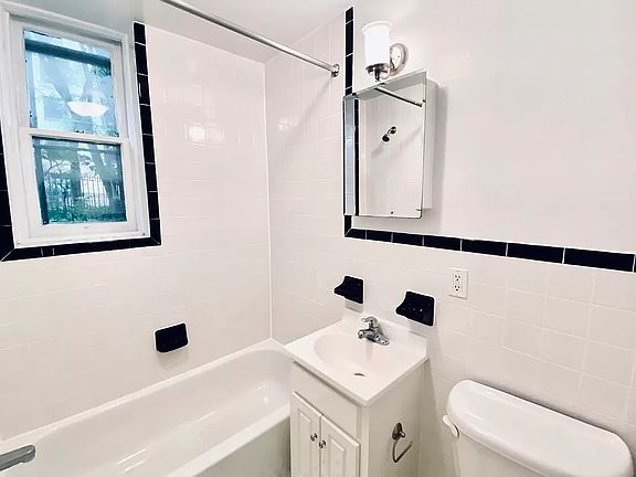 3rd image of 150 Columbia Hts APT 1F