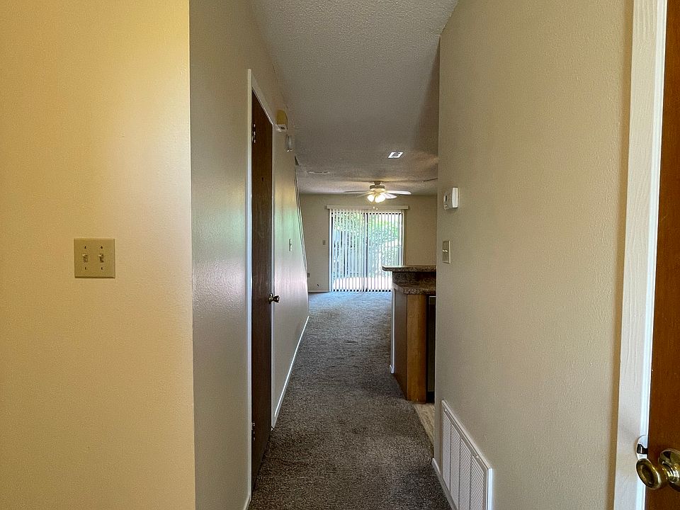 1st image of 419 Hollywood Blvd NW #B