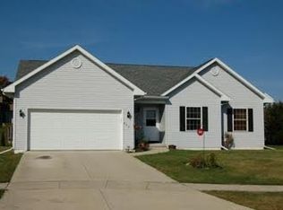 970 Badger Ct, Columbus, WI 53925