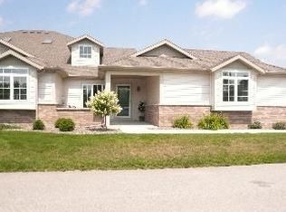 1730 Bluebill Ln APT 2, Sheboygan Falls, WI 53085