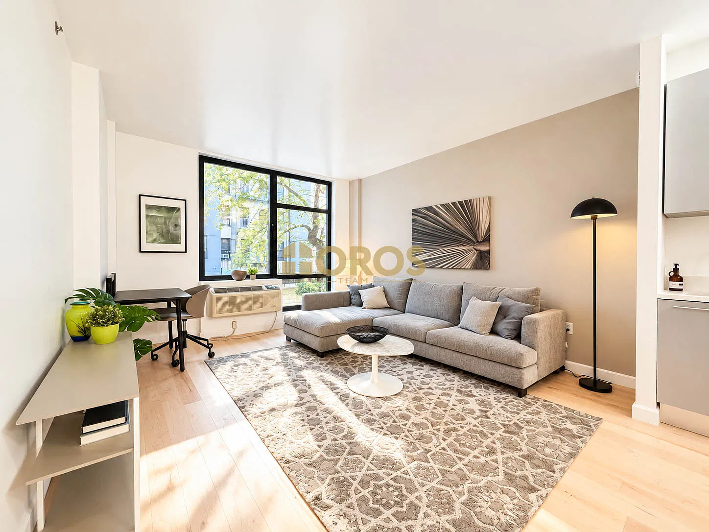 316 E 3rd St — Photo 1