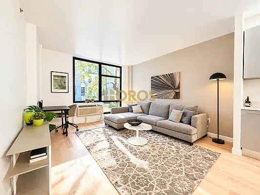 Living room, photo 1