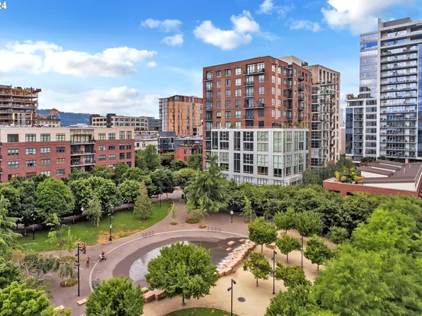 922 NW 11th Ave APT 807, Portland, OR 97209