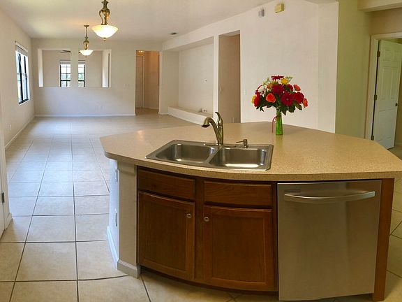 5th image of 381 Breckenridge Cir SE
