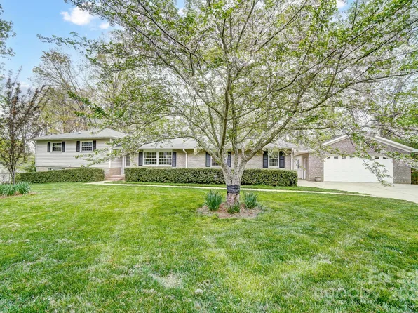 233 Kingsway Cir, Charlotte, NC 28214