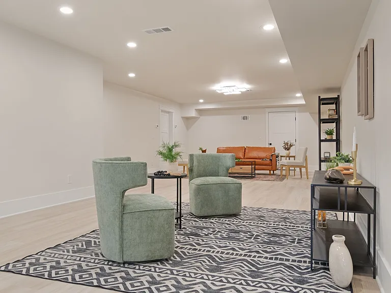 1240 Kenmore Pl — Photo 69
