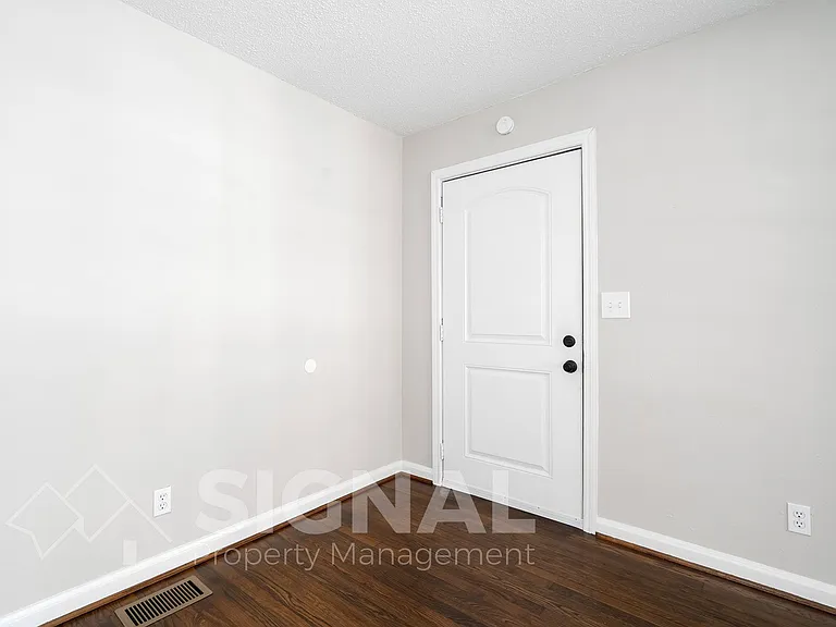 736 Martinwood Rd — Photo 6