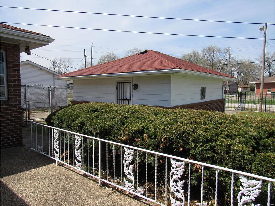 2nd image of 2909 Louisiana Blvd