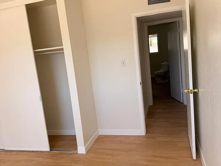 4949 W Mitchell Dr — Photo 5
