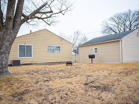 3rd image of 2550 26th St