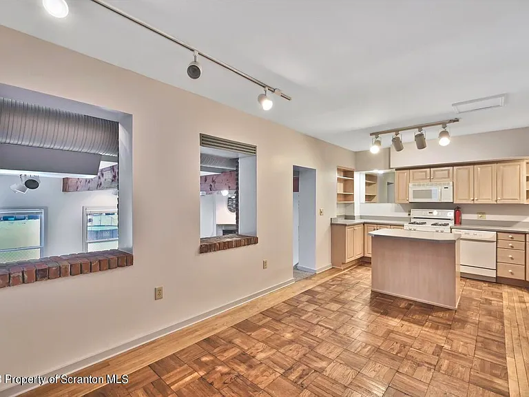 1409 Penn Ave #3 — Photo 6