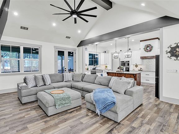 5th image of 919 Watercrest Rd