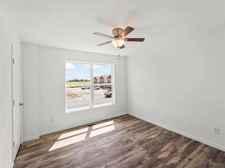 9724 Luan Dr #6 — Photo 15