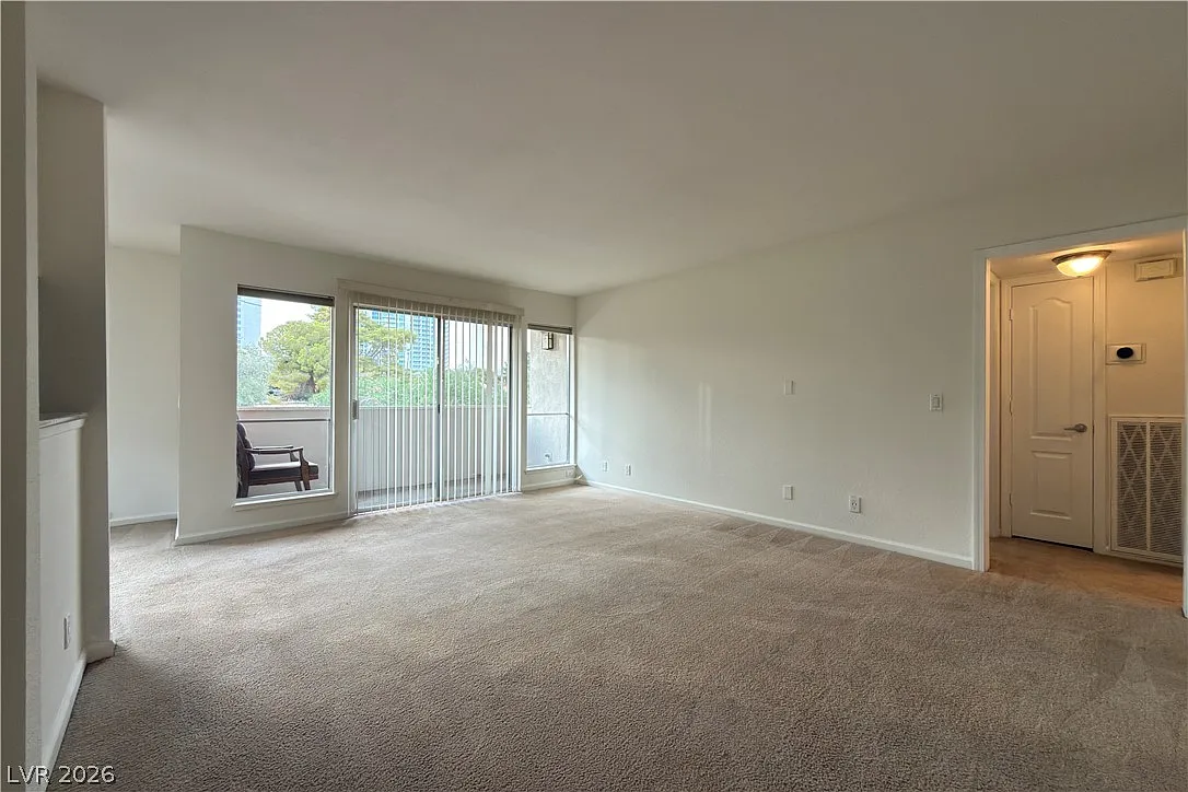 1 bed, 2.0 bath, 897 sqft, $1,200 — Photo 2