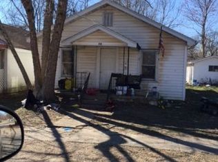 715 N Mulberry St, Dexter, MO 63841