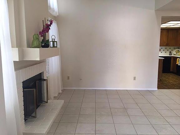 2nd image of 2271 Sandcastle Way