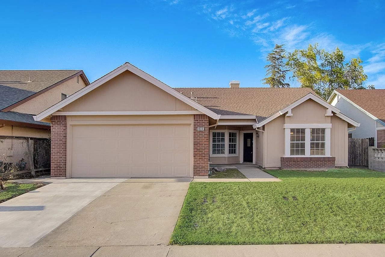 4536 Austin St photo 1