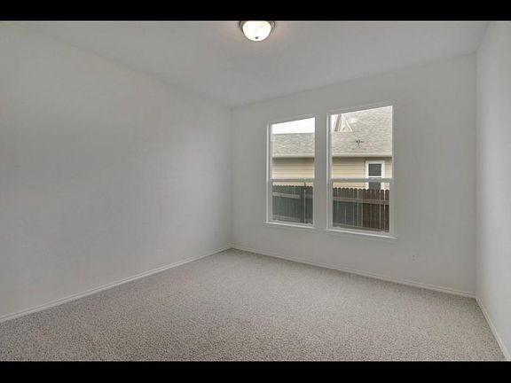 2nd image of 124 Rocroi Dr
