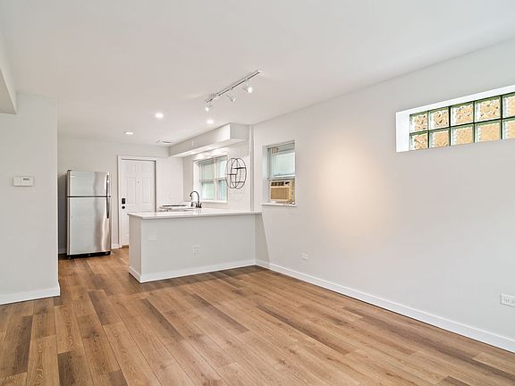 5th image of 332 N Smith St