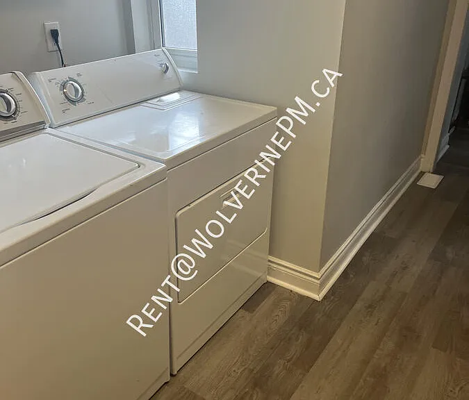 188 Wellington St N #1 — Photo 5