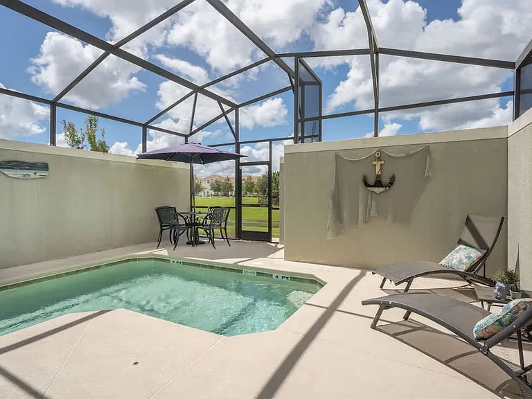 Romeo Cir — Photo 17