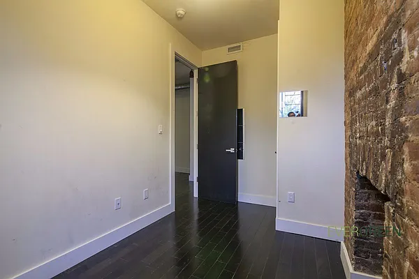 Rented by Evergreen Apartments BK | media 3