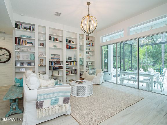 4th image of 170 FORESTVIEW Lane