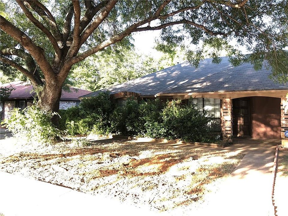 1st image of 812 Rock Creek Dr