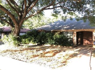 812 Rock Creek Dr, Euless, TX 76039