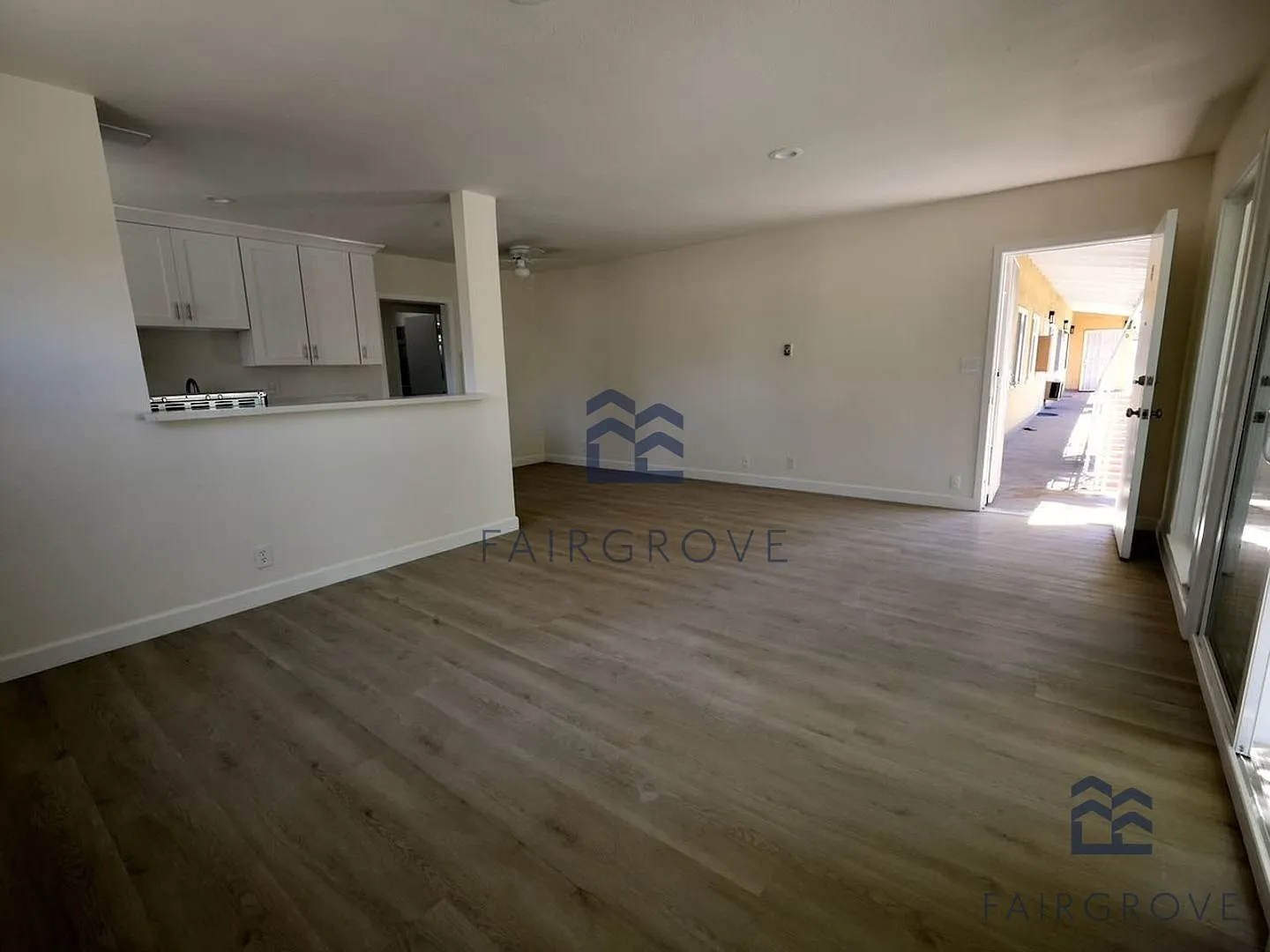 7353 Comstock Ave — Photo 3