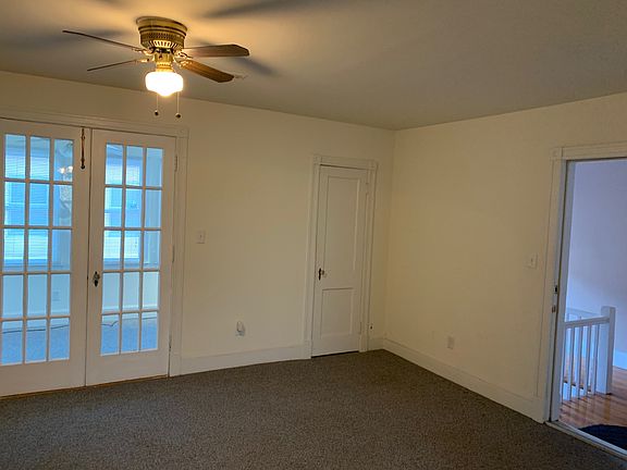 Den w/ sunroom in background