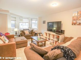 1110 W Newport Ave #317, Chicago, IL 60657