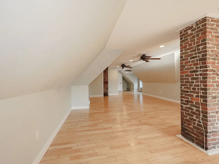 65 Hubbard St #2 — Photo 45