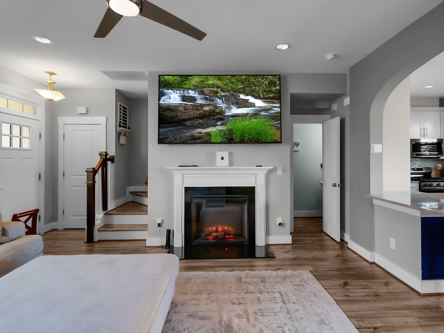 3 bed, 2.5 bath, 1322 sqft, $3,750 — Photo 4