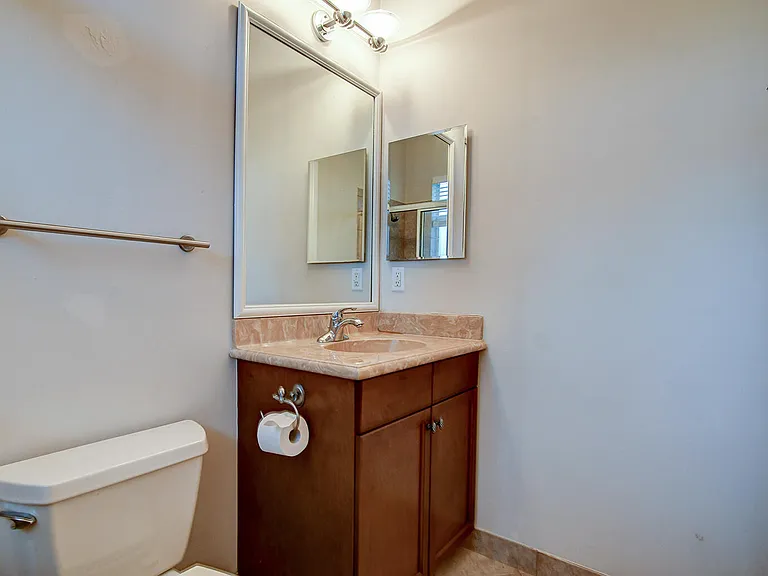 670 Edgebrook Ln — Photo 19