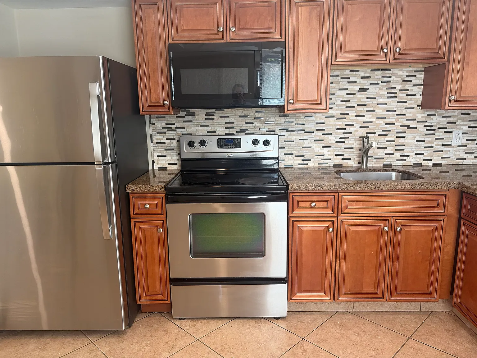 3 bed, 1200 sqft, $2,500 — Photo 1