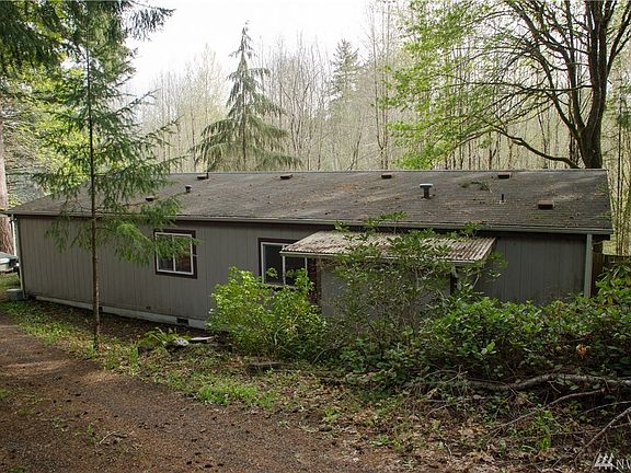 2nd image of 130 SE Picadilly Dr