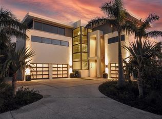 104 Sunset Ln, Holmes Beach, FL 34217