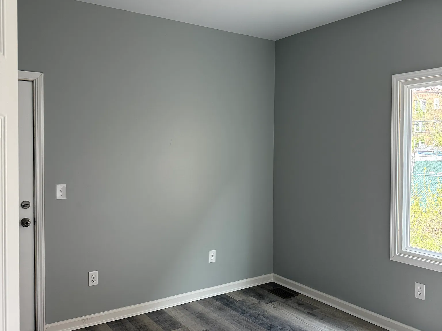 3 bed, 1250 sqft, $1,300 — Photo 3