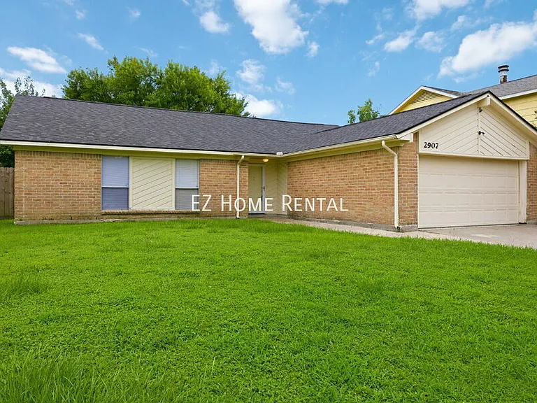 2907 W Greens Rd — Photo 2