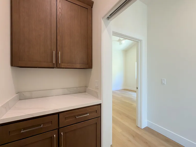 991 W Highland Dr — Photo 23