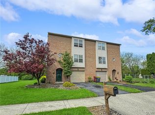 3432 Portland Dr, Whitehall, PA 18052