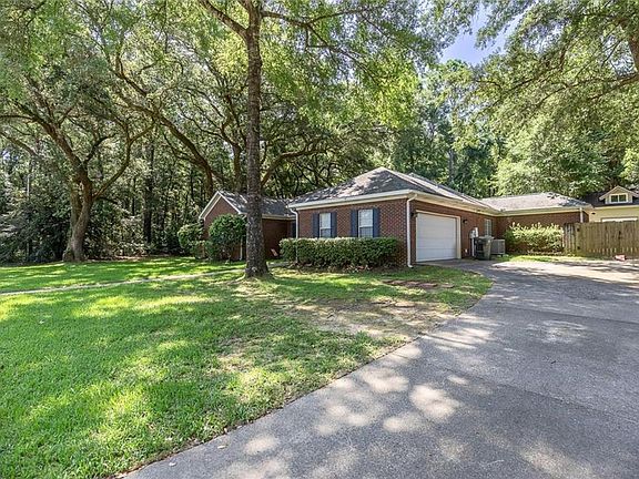 3rd image of 7794 Charleston Oaks Dr