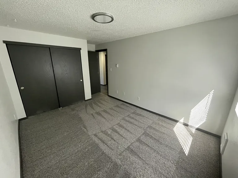 Shoreside Village Apartments — Photo 11