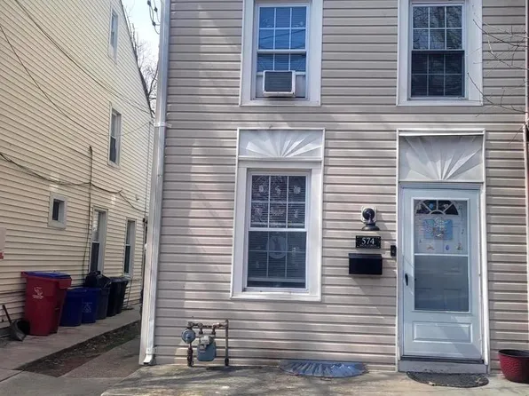 574 Bath St, Bristol, PA 19007